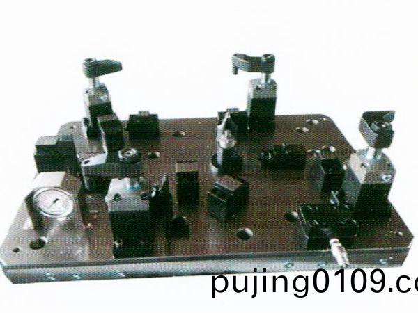 齒輪室罩蓋液壓夾具